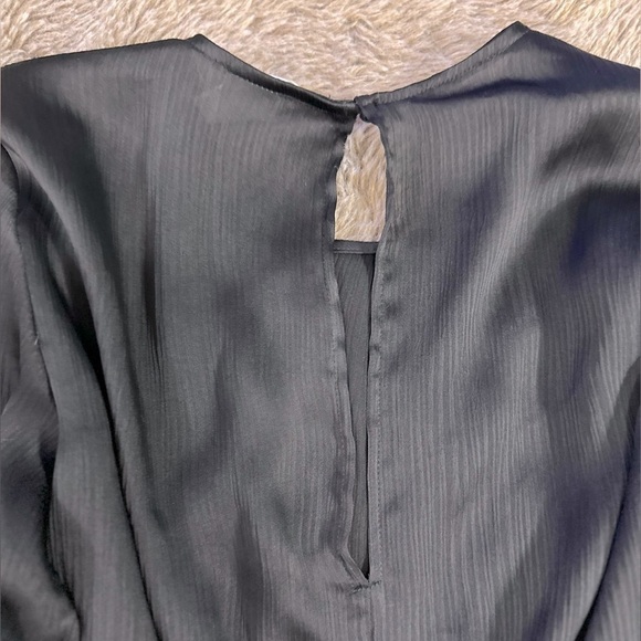 H&M Ruched Sleeve Top - Picture 6 of 7